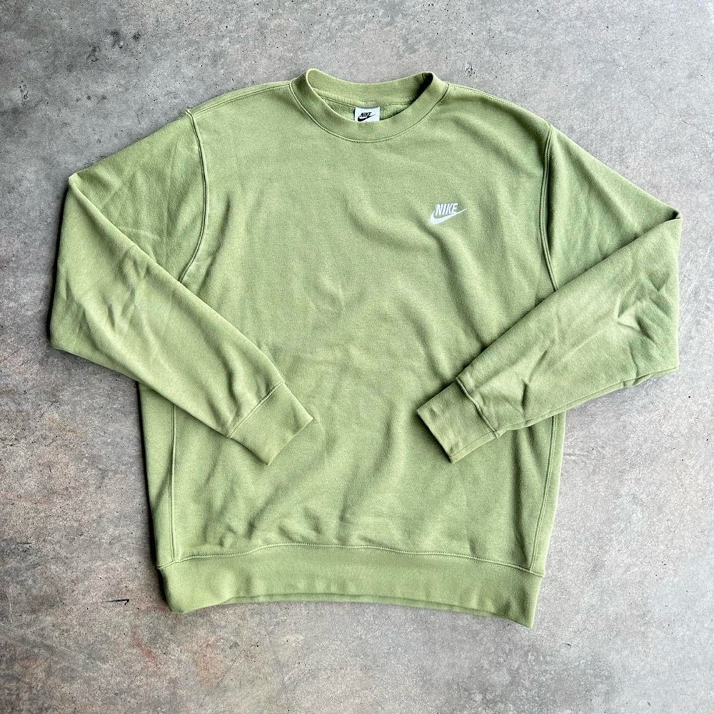 Nike Men's Green Sweater